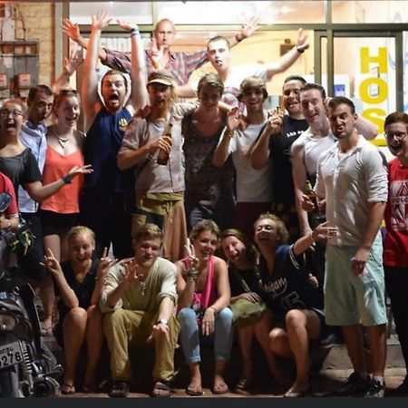 Lucky Backpacker Hostel Vientiane Buitenkant foto