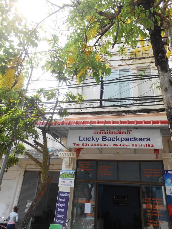 Lucky Backpacker Hostel Vientiane Buitenkant foto