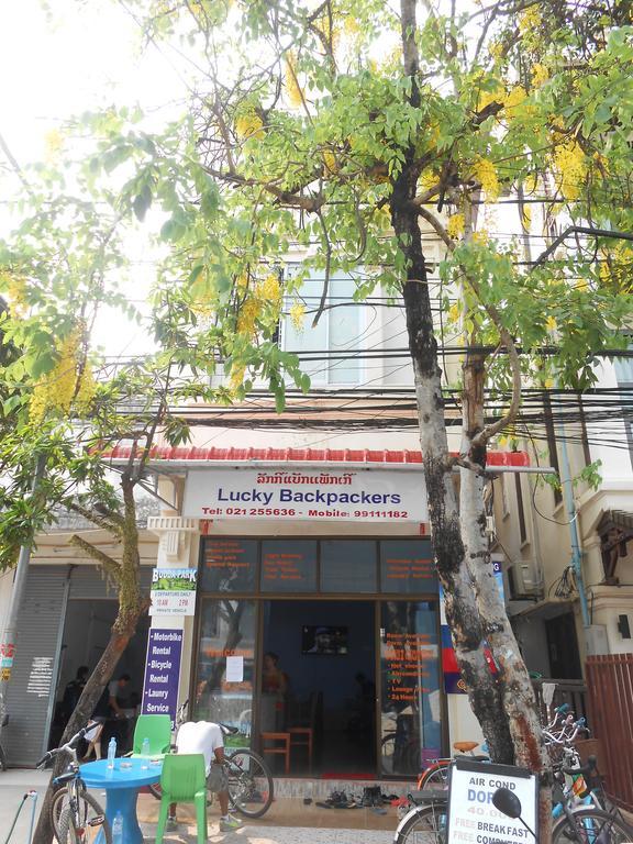 Lucky Backpacker Hostel Vientiane Buitenkant foto