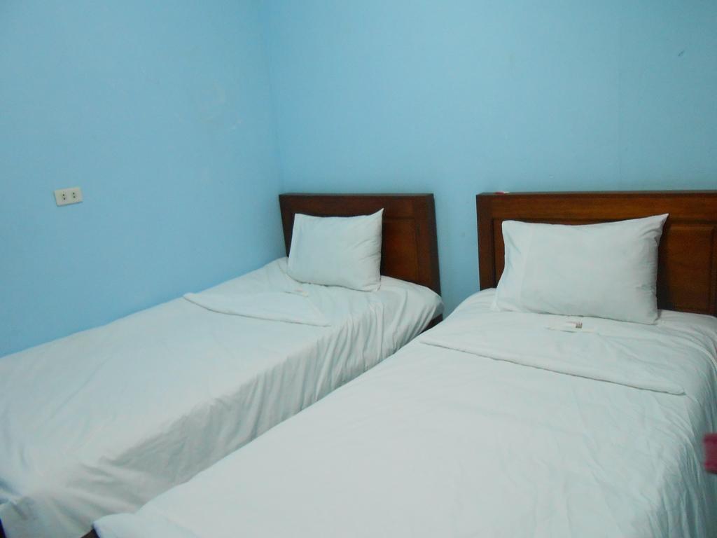 Lucky Backpacker Hostel Vientiane Buitenkant foto