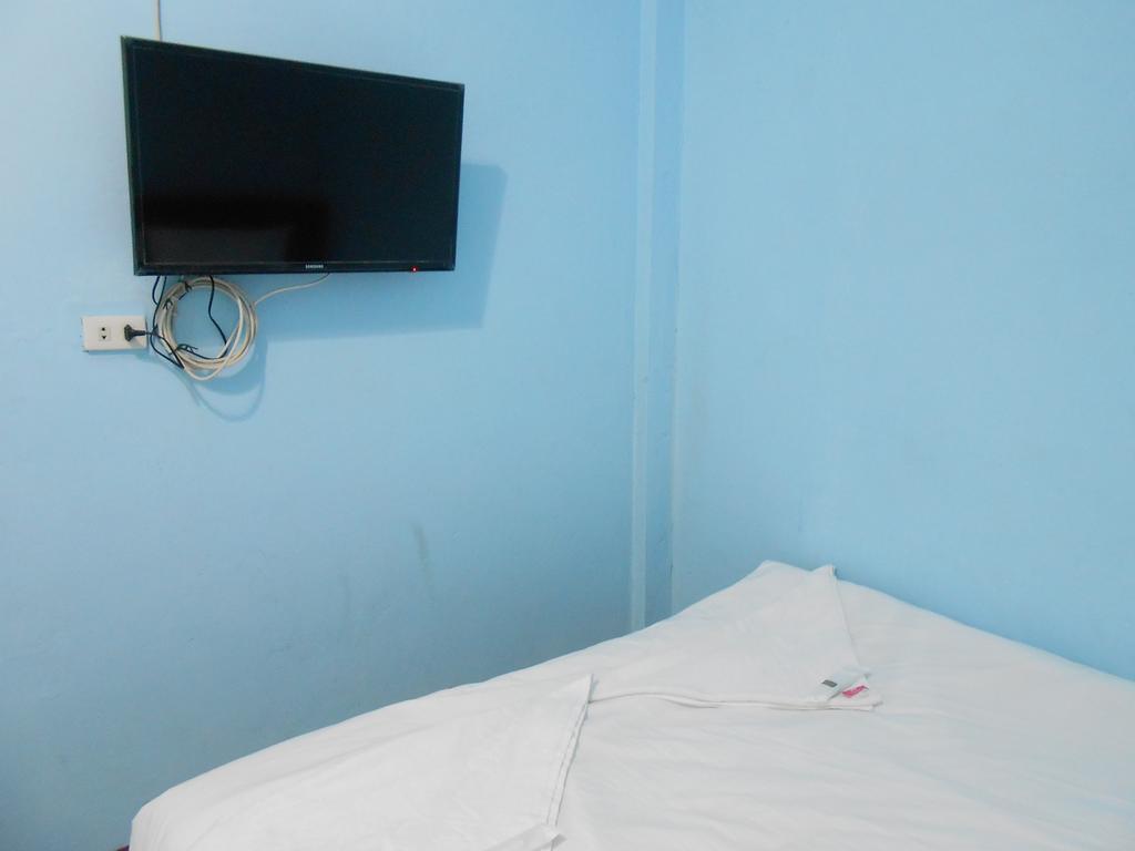 Lucky Backpacker Hostel Vientiane Buitenkant foto
