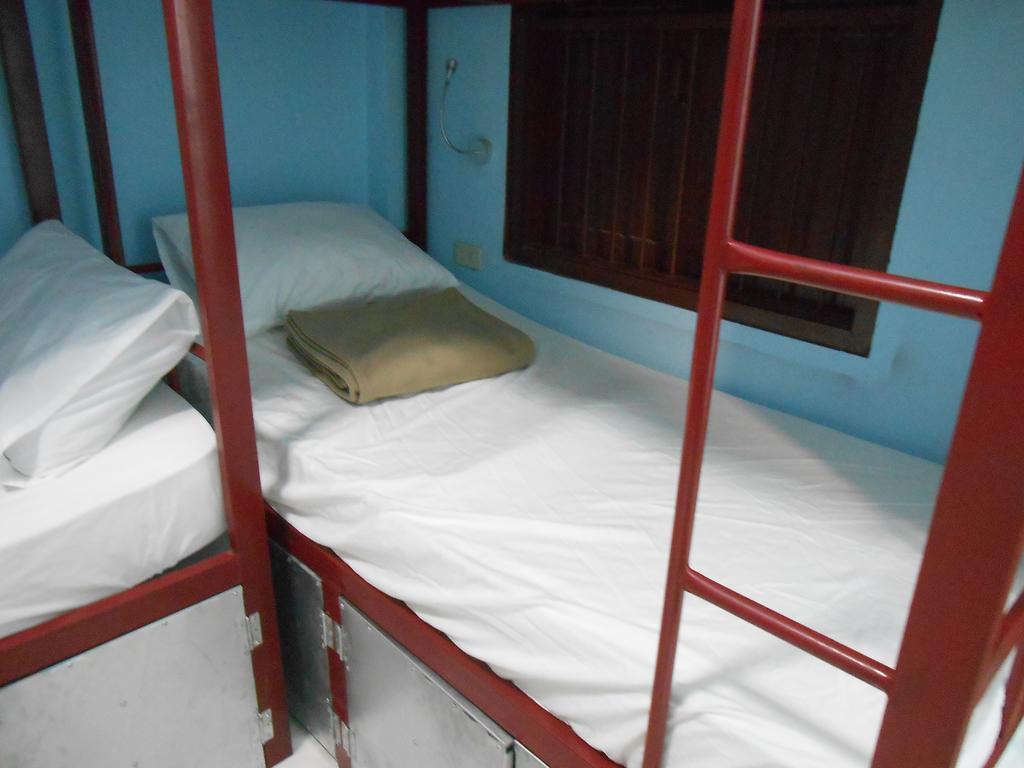 Lucky Backpacker Hostel Vientiane Buitenkant foto