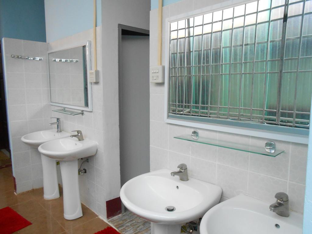 Lucky Backpacker Hostel Vientiane Buitenkant foto