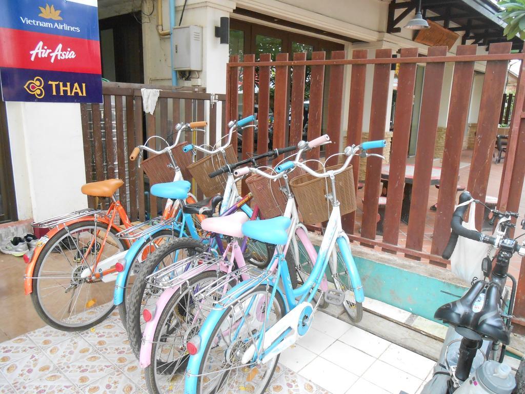 Lucky Backpacker Hostel Vientiane Buitenkant foto