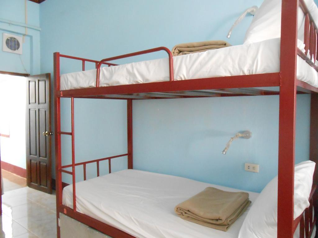 Lucky Backpacker Hostel Vientiane Kamer foto