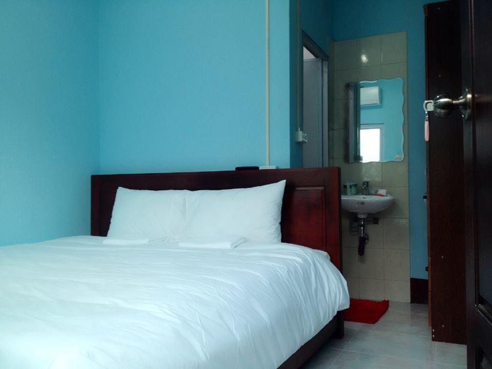Lucky Backpacker Hostel Vientiane Buitenkant foto